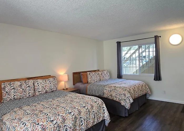 Pacific City Inn